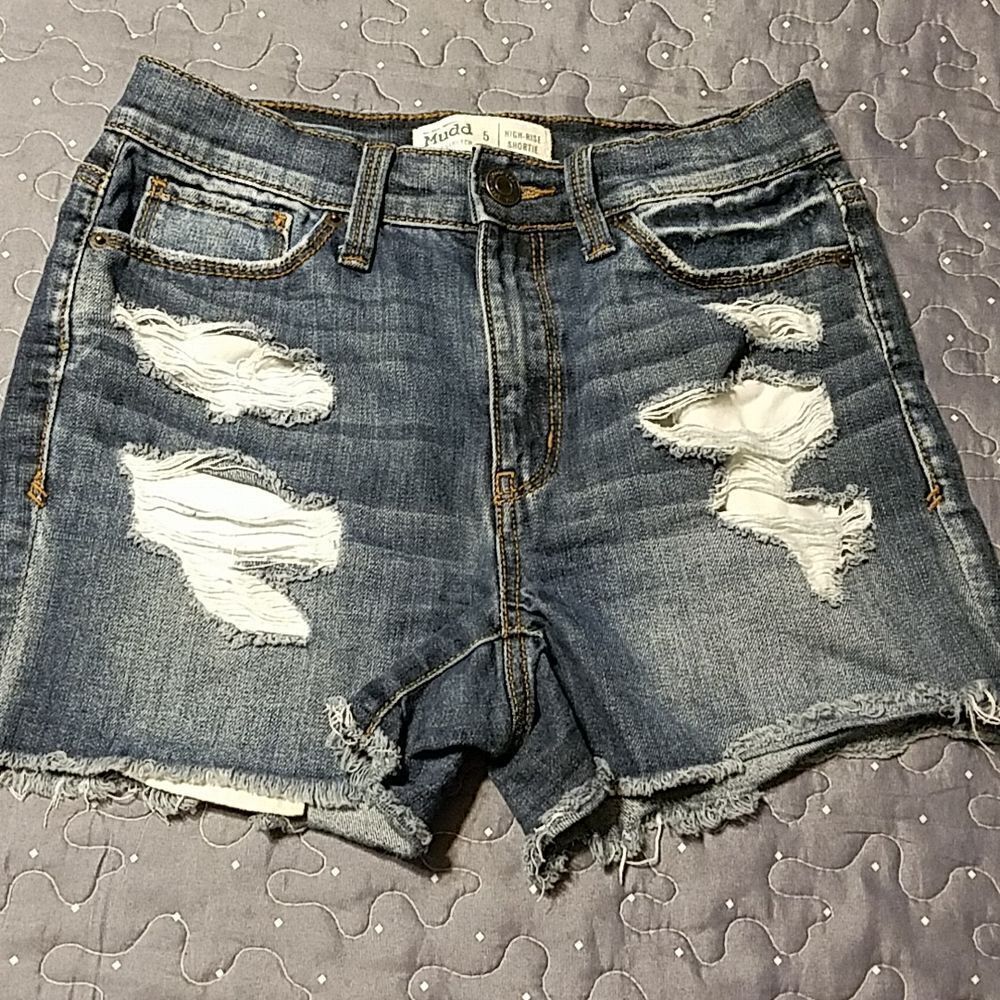 Mudd distressed high rise shortie jean shorts size 5